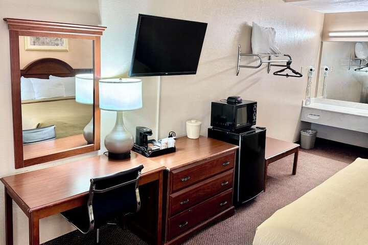 Room 14 of 26