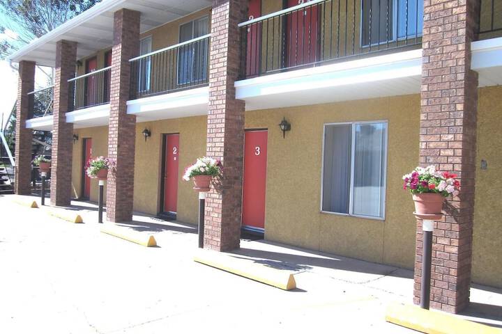 Hotel 7 of 27