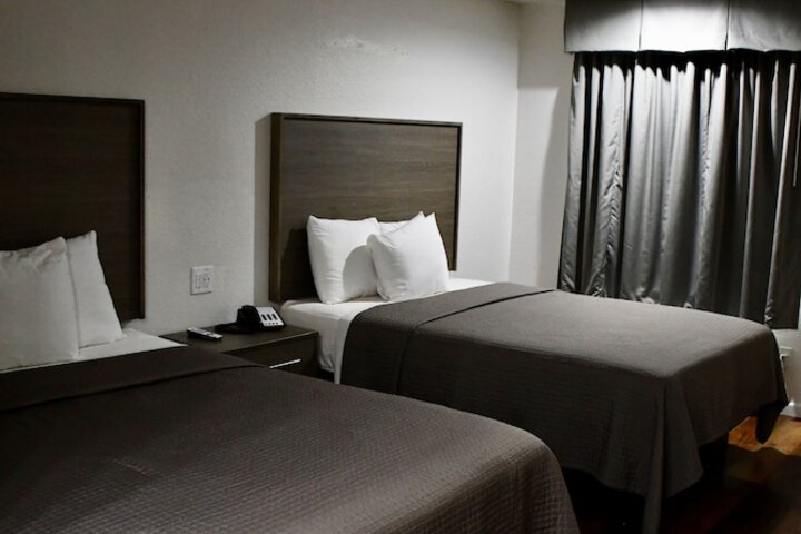 Room 16 of 36