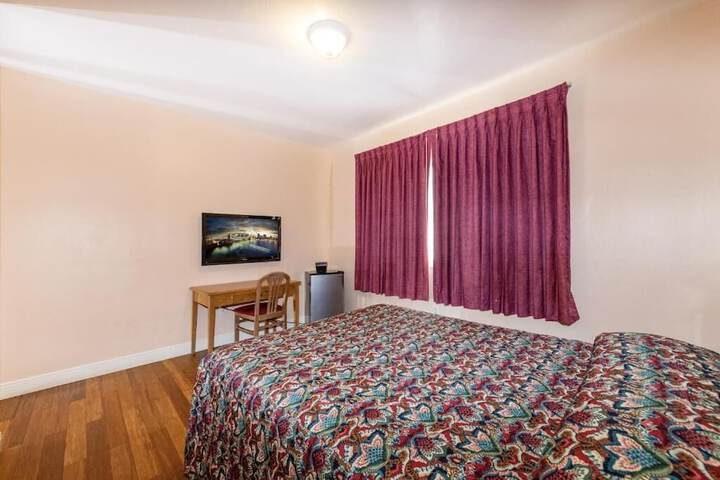 Room 14 of 33
