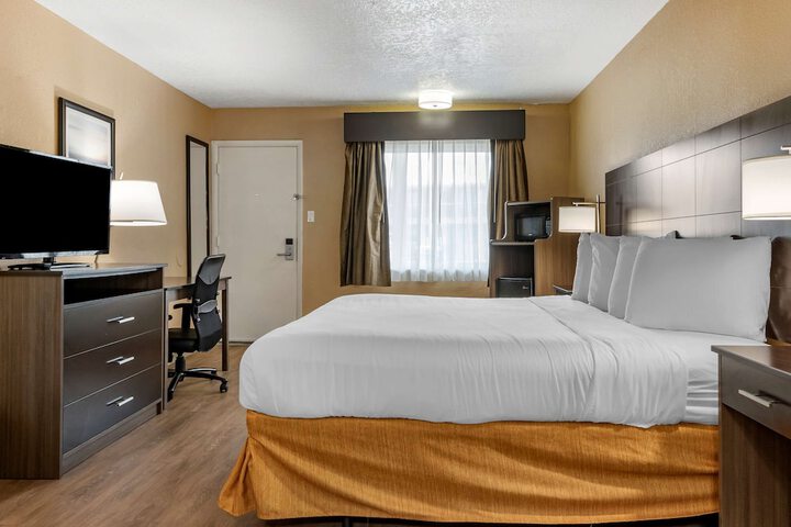 Room 12 of 25