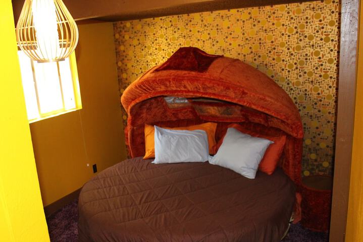Room 11 of 77