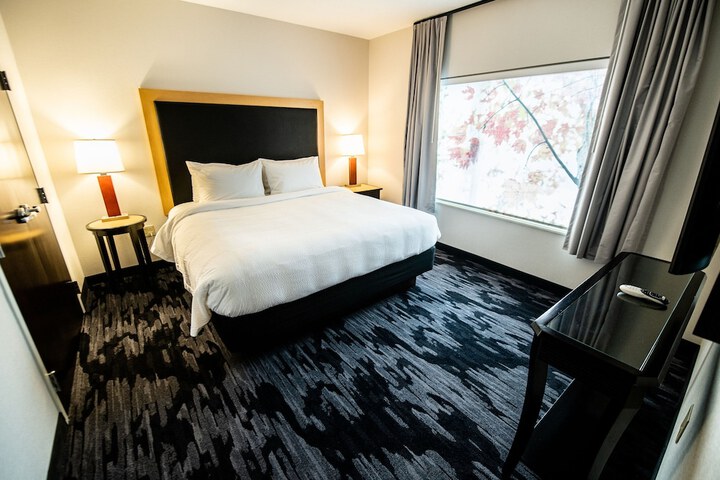 Room 18 of 43