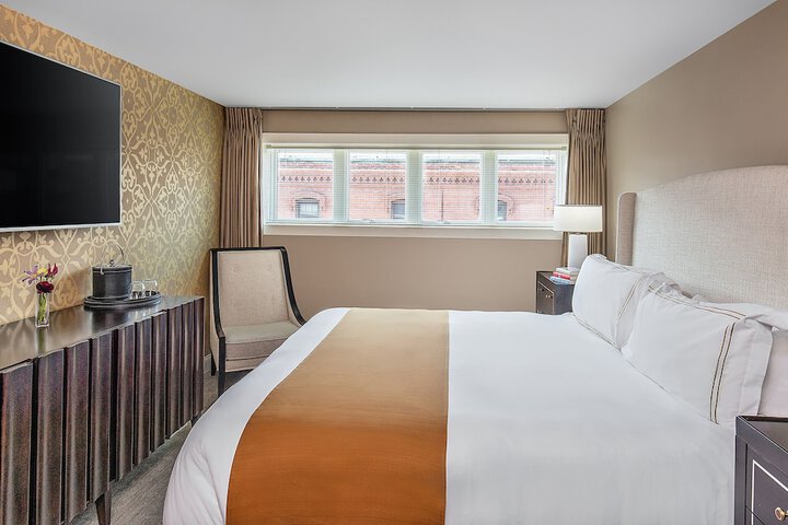 Room 6 of 25