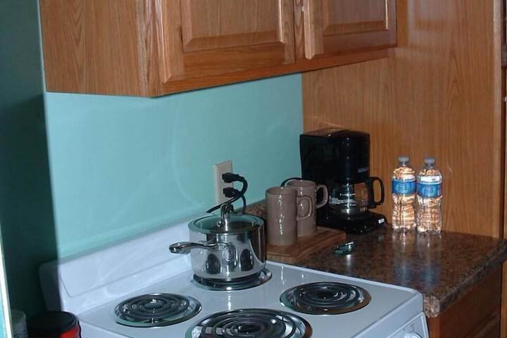 Spruce Hill Inn and Cottages