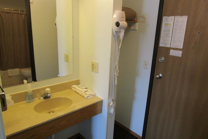Room 25 of 32