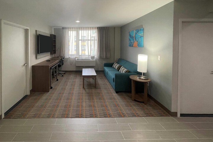 MainStay Suites Bronx - Belmont