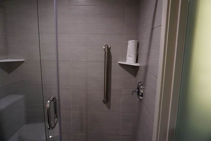 Room 25 of 109