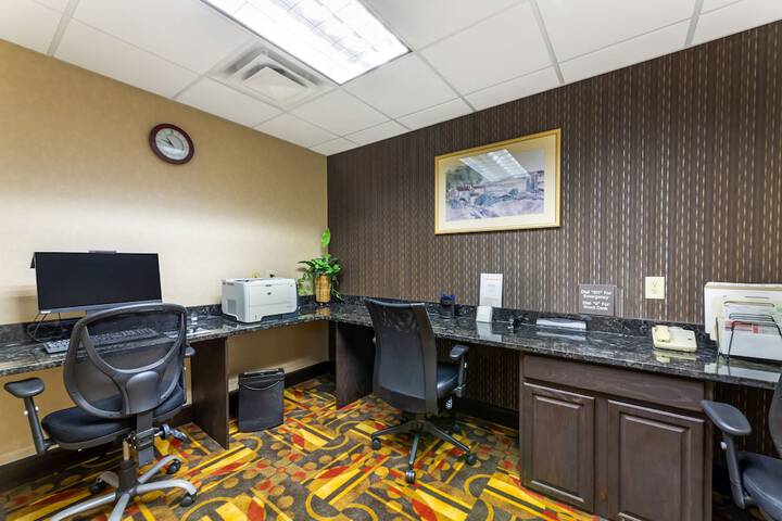 Business Center 21 of 21