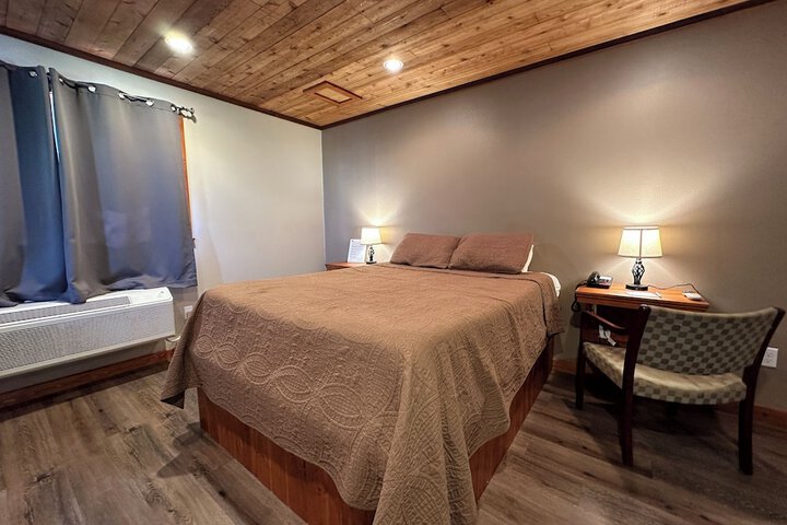 Timber Lodge Inn