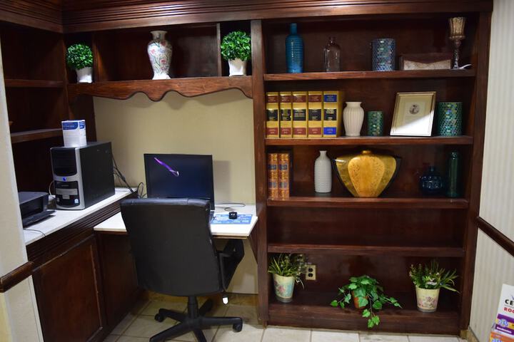 Business Center 61 of 64