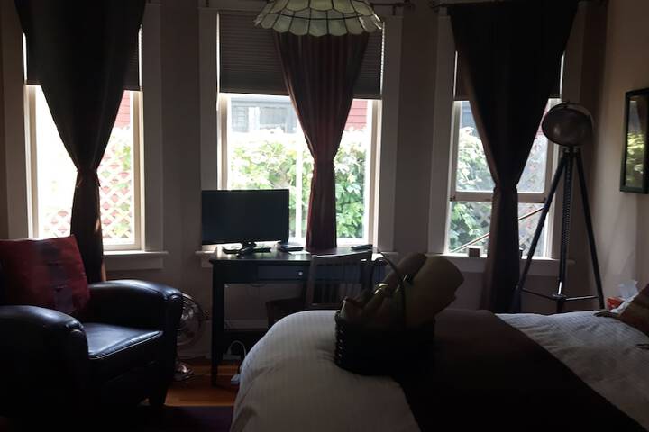 Room 5 of 26