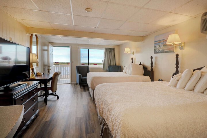 Room 34 of 104