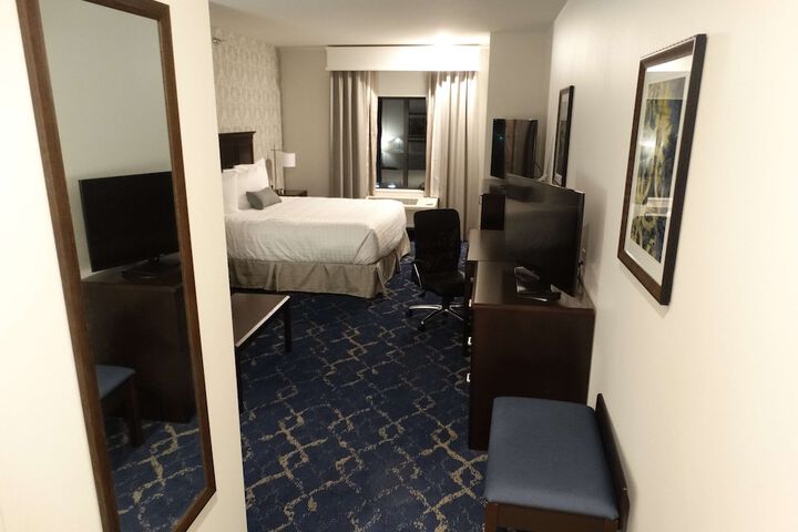 Room 13 of 34