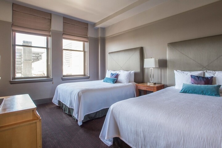 Room 32 of 67