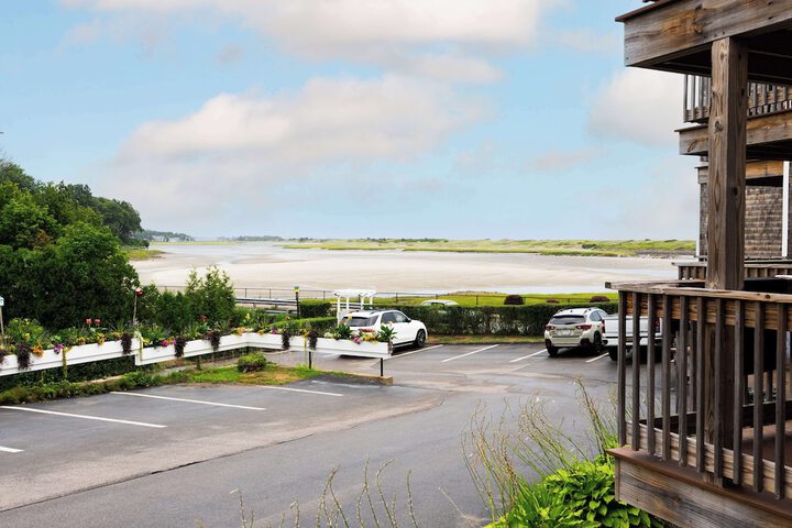 Aspinquid Resort