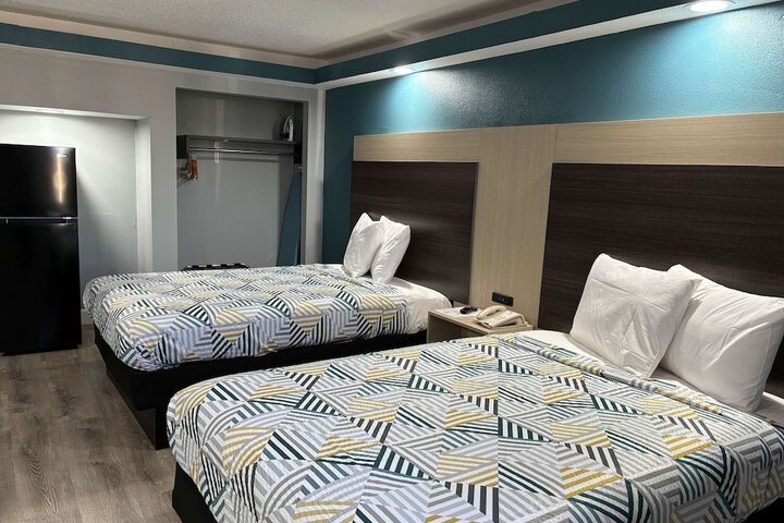 Room 14 of 32