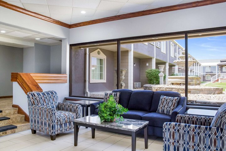 Hotel Interior 4 of 29