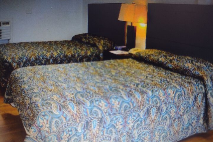 Room 5 of 7