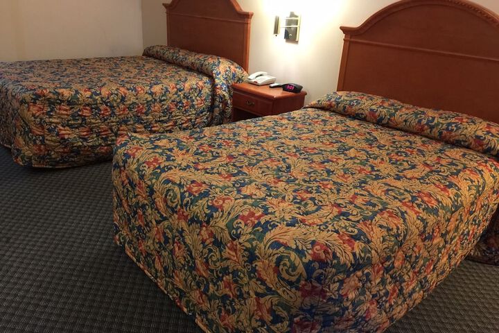 Room 10 of 30