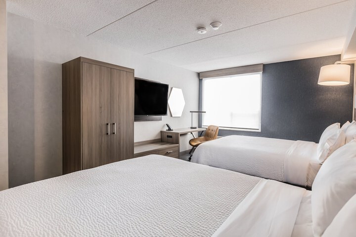 Room 42 of 89