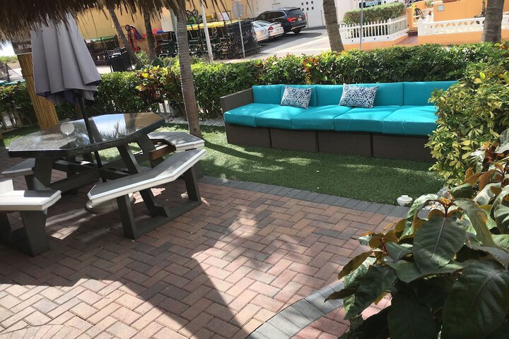 Hotel Exterior 54 of 61