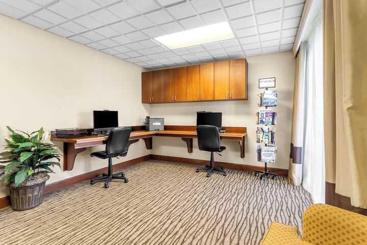 Business Center 53 of 53