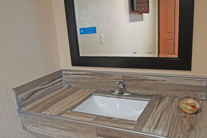 Room 14 of 29