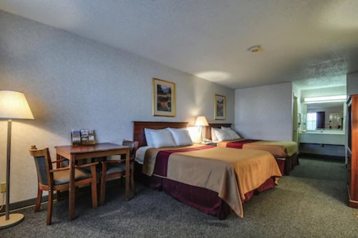 Room 11 of 23