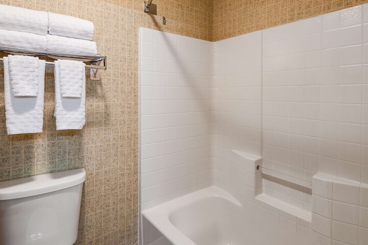 Room 12 of 43