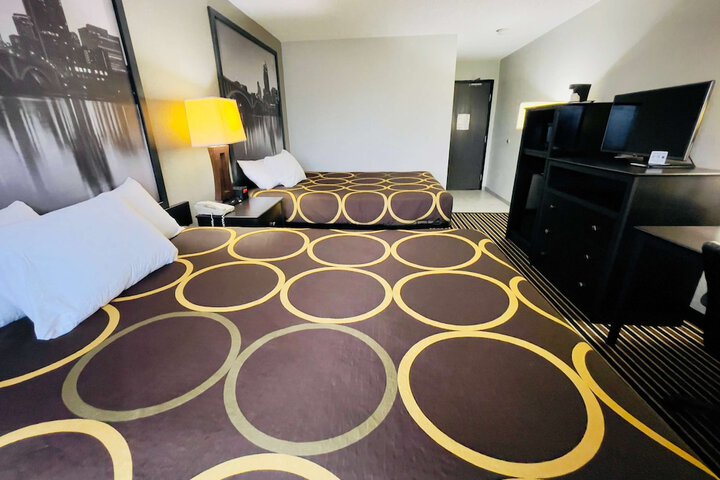 Room 10 of 65