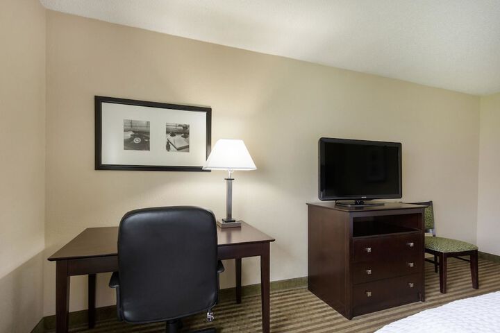 Room 9 of 34