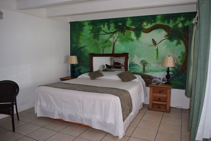 Room 12 of 32