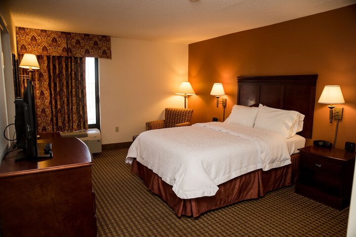 Room 32 of 46