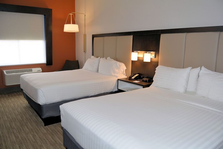 Holiday Inn Express & Suites by IHG
