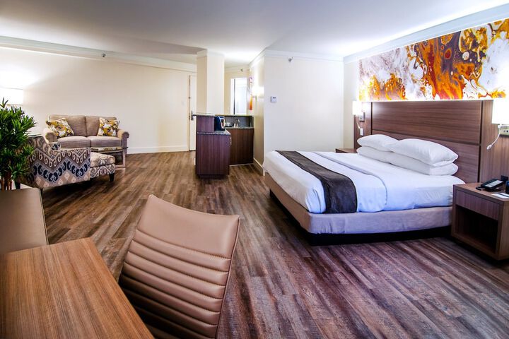 Room 30 of 76