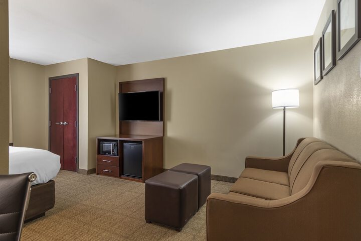 Room 13 of 30