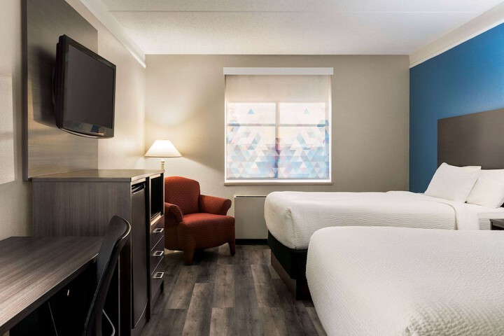 Room 30 of 39