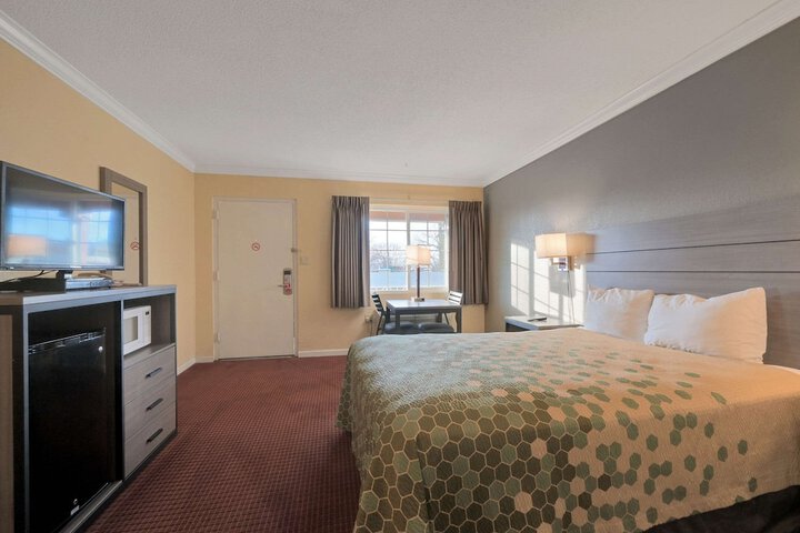 Room 34 of 49