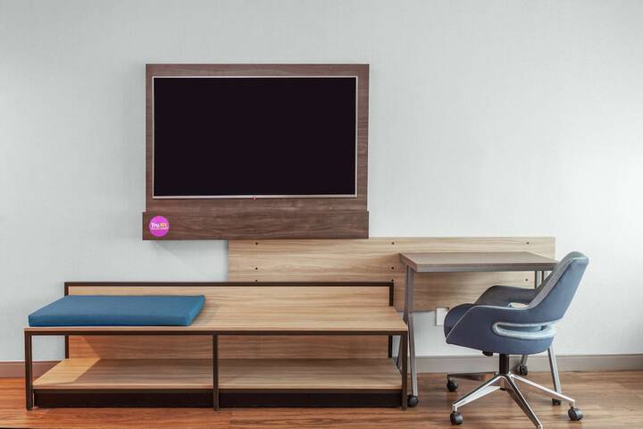 Room 6 of 24