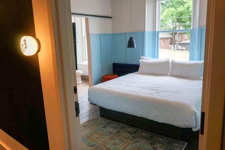 Room 62 of 195
