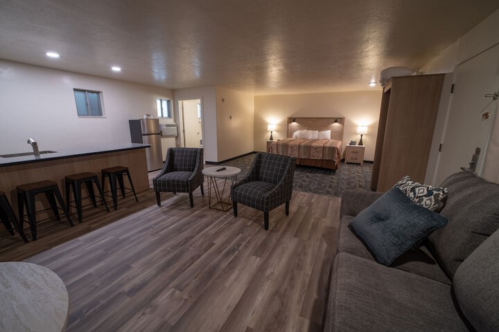 Room 8 of 30