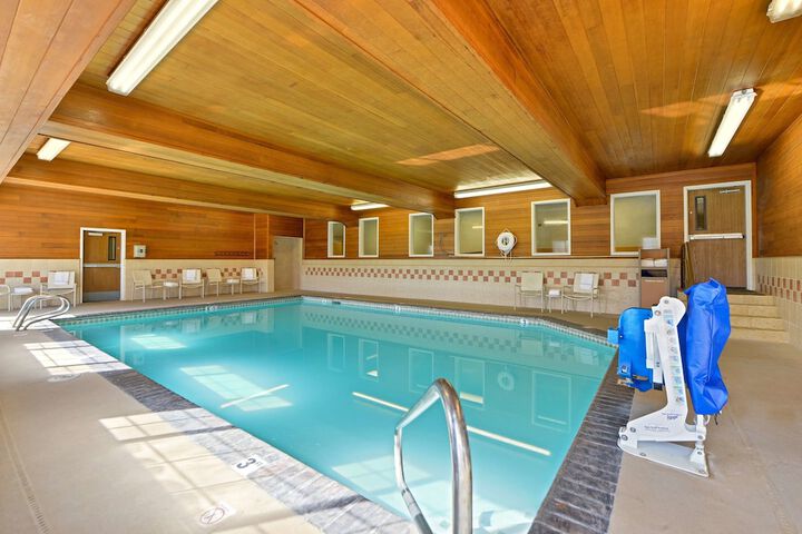 Best Western Plus Rama Inn & Suites
