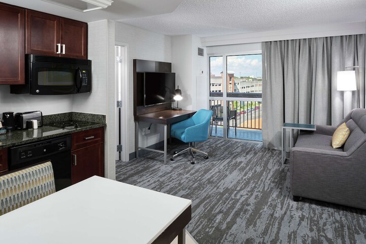 Hampton Inn & Suites Memphis-Beale Street