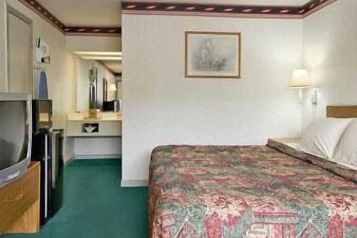 Room 19 of 21