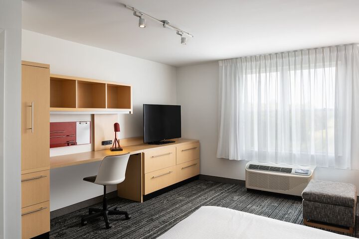 Room 11 of 26