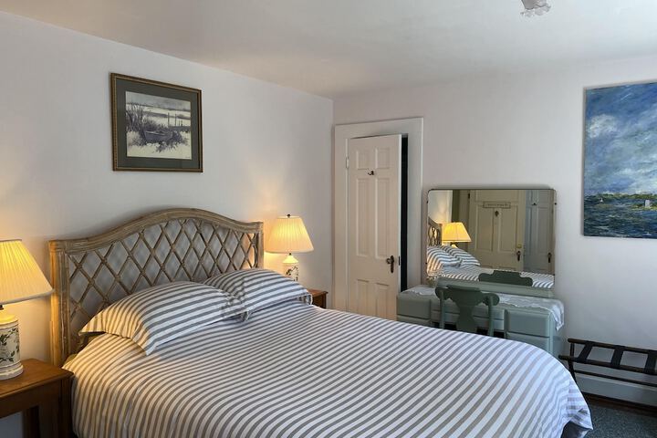 Room 27 of 60