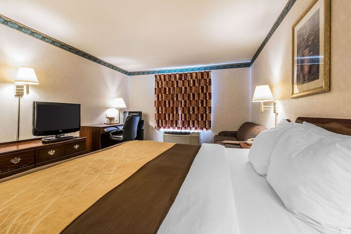 Room 10 of 26