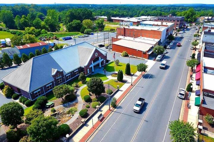 Roadway Inn