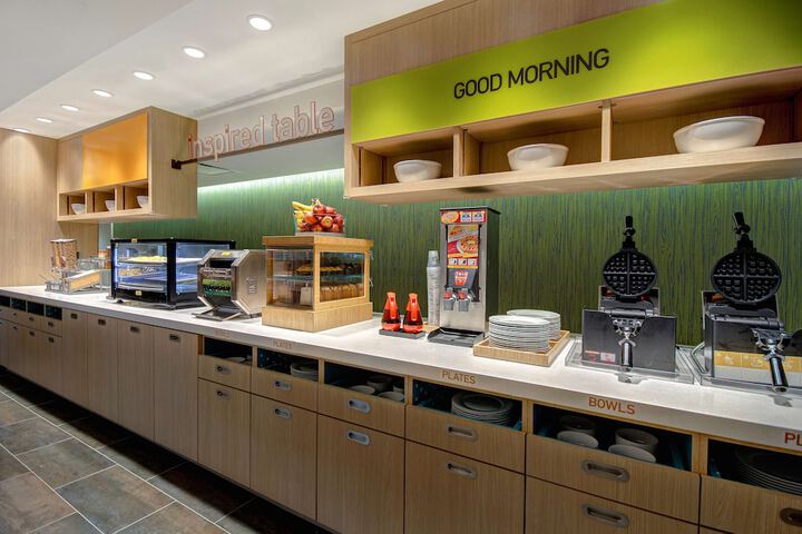 Breakfast/Coffee Service 45 of 52